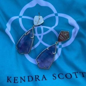 Kendra Scott Jewelry - Kendra Scott - RARE Carey earrings Kendra Scott Jewelry - Kendra Scott - RARE Carey earrings